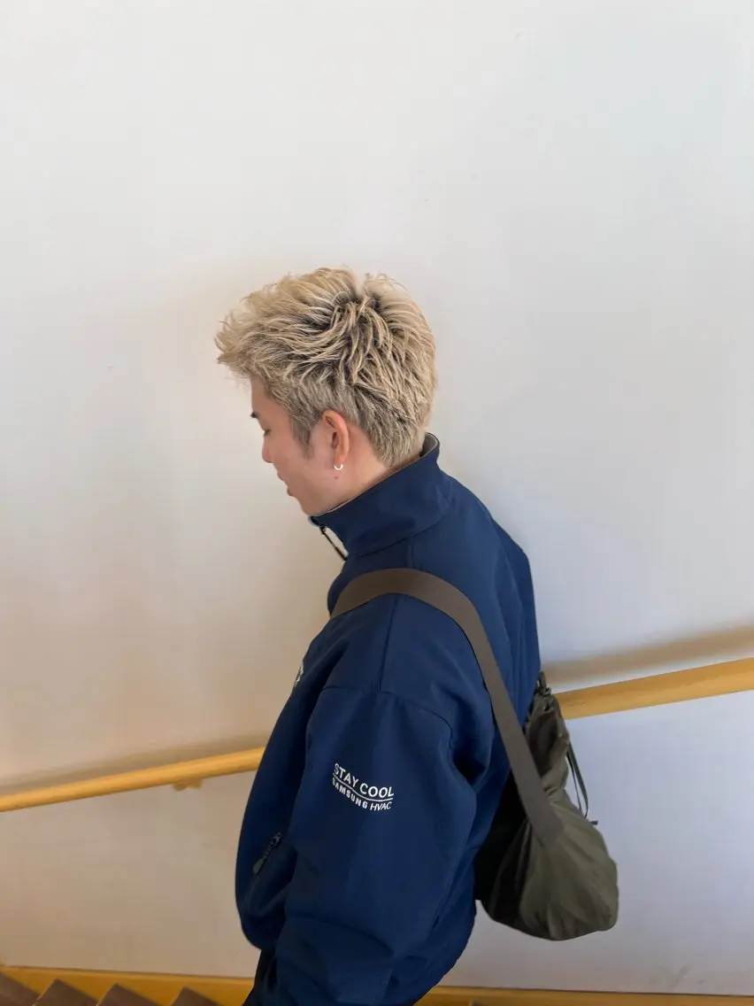ショート カラー 菅沼 花琳のヘアスタイル