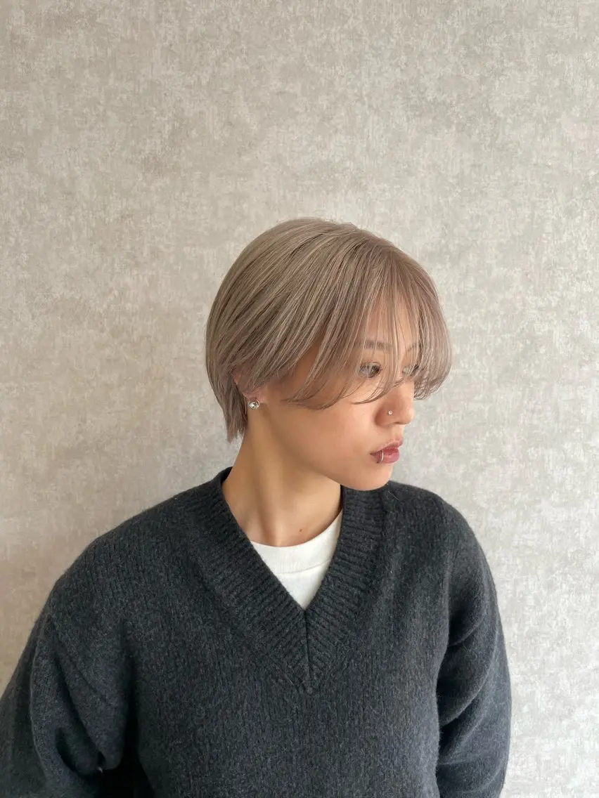 ショート カラー バレイヤージュ ベージュカラー ブリーチ ケアブリーチ グレージュ バレイヤージュ特化| Takuのヘアスタイル