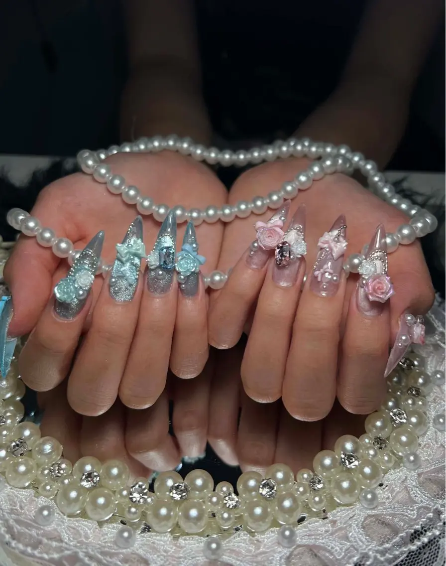 ネイル アートネイル ボルドー フレンチネイル ジェルネイル 氷ネイル・うるうるネイル ハンドネイル Julie NailSalonのネイルデザイン