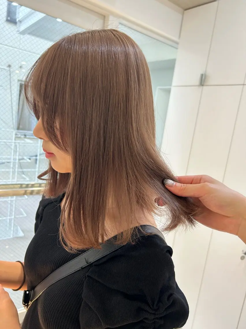 ミディアム カラー ヘアアレンジ ベージュカラー ミルクティーベージュ 《暖色/韓国hair 》🇰🇷桑原ユキネのヘアスタイル