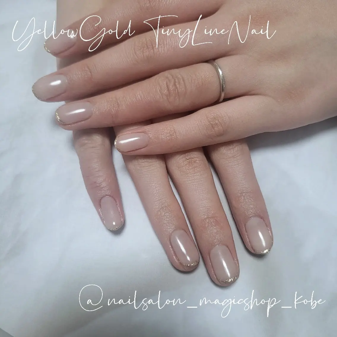 ネイル ジェルネイル ゴールド ラメ(グリッター) ワンカラーネイル ソフトジェル ハンドネイル Nailsalon MagicShopのネイルデザイン