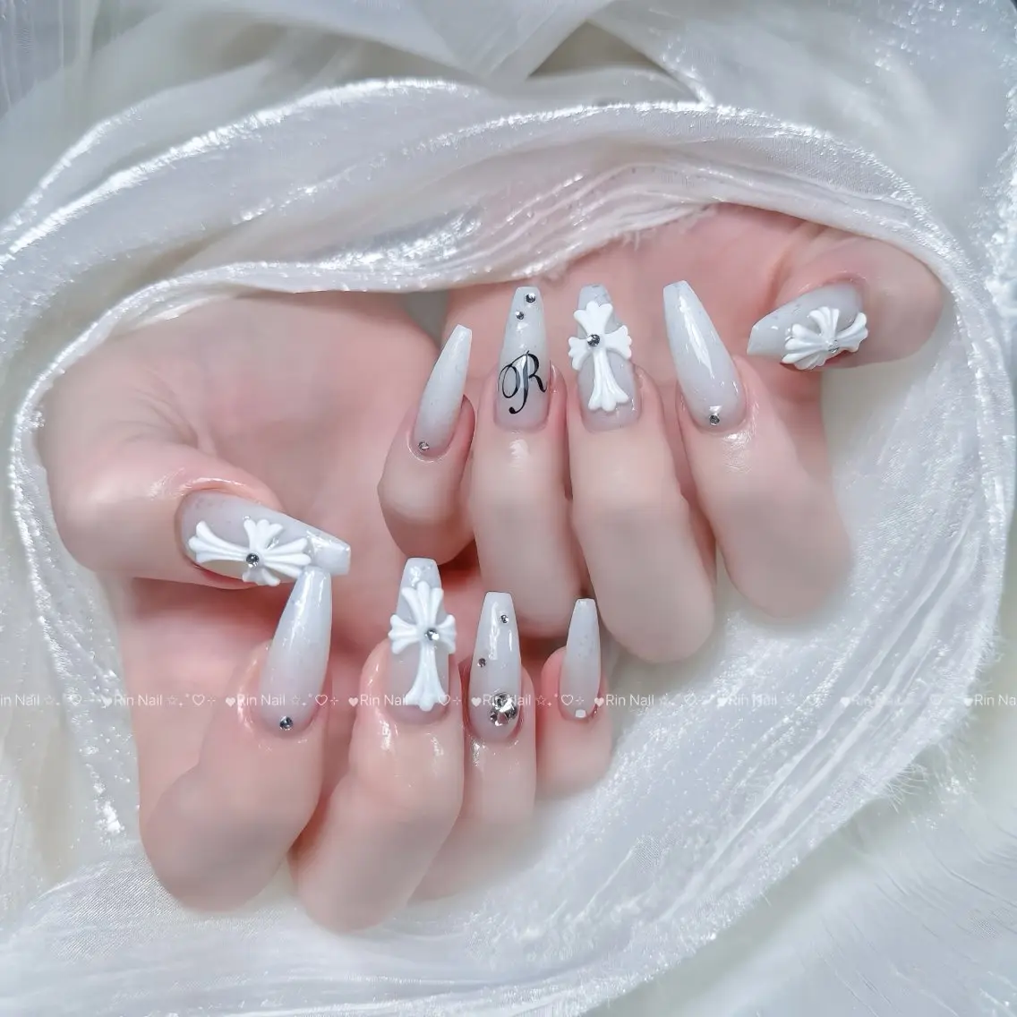 ネイル オーロラネイル ブルー フットネイル ジェルネイル 氷ネイル・うるうるネイル ハンドネイル Rin Nail 新大久保店のネイルデザイン