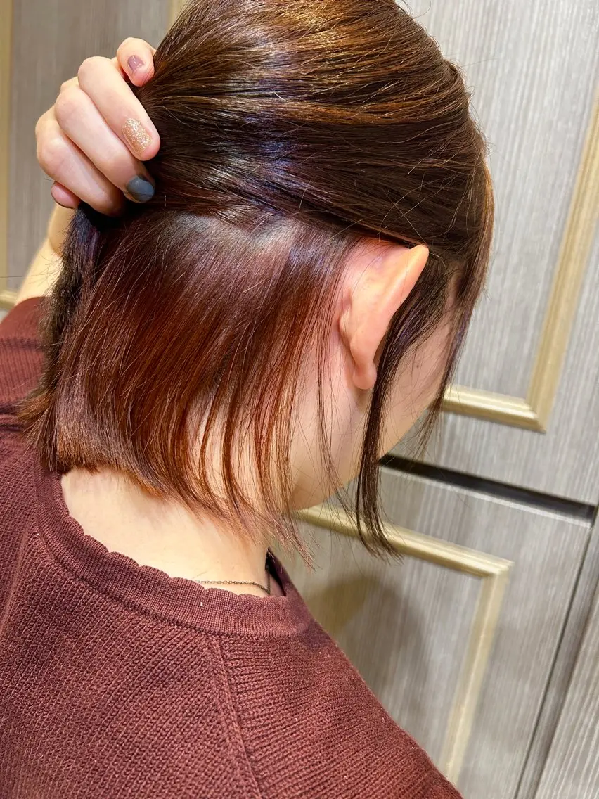 カラー ブラウンカラー インナーカラー ピンクカラー 岡田 佳苗のヘアスタイル