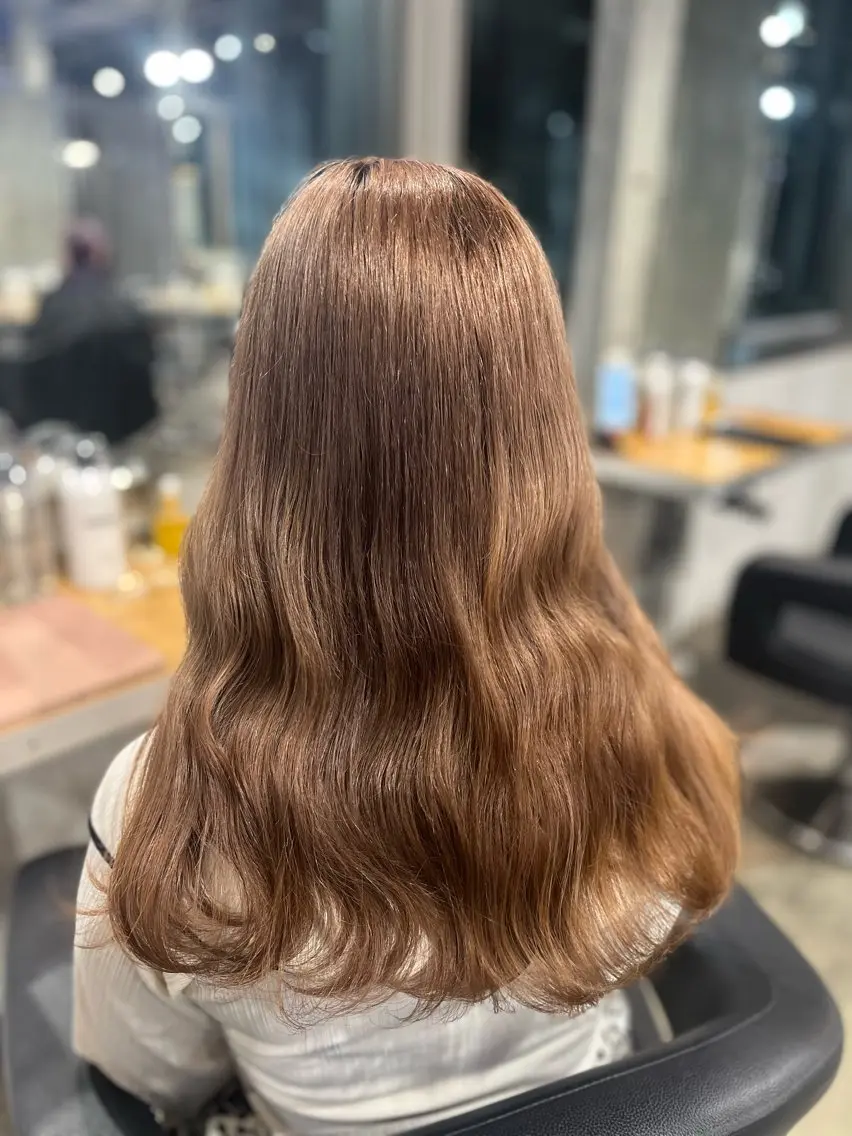ロング カラー ヘアカラー ハイトーンカラー 🦄レイヤーカットのヘアスタイル
