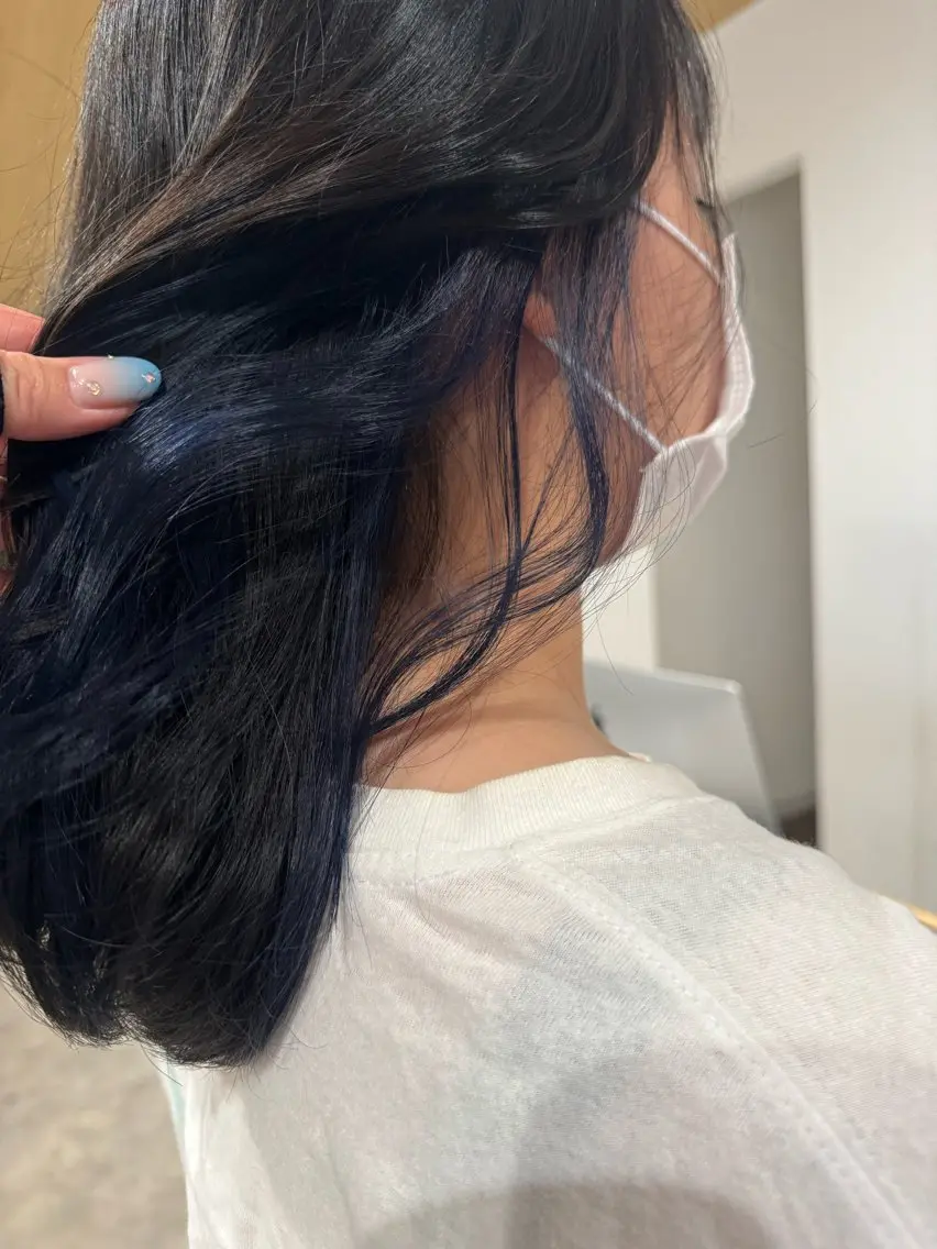 カラー ブリーチ ブルーカラー ma hiのヘアスタイル