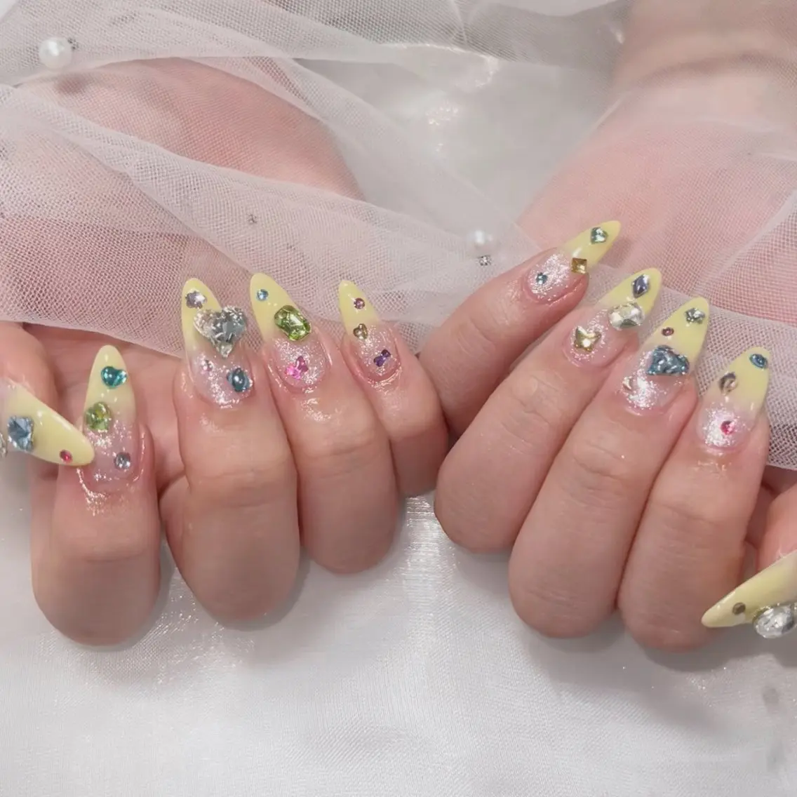 ネイル オーロラネイル 長さ出し フラッシュネイル フレンチネイル ジェルネイル ハンドネイル ハンドケア CiCi Nail Salonのネイルデザイン
