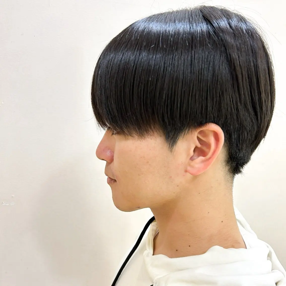 ショート パーマ メンズ マッシュ シースルーバング ストレートパーマ デザインカラー/ 推しの配色　肥後のヘアスタイル
