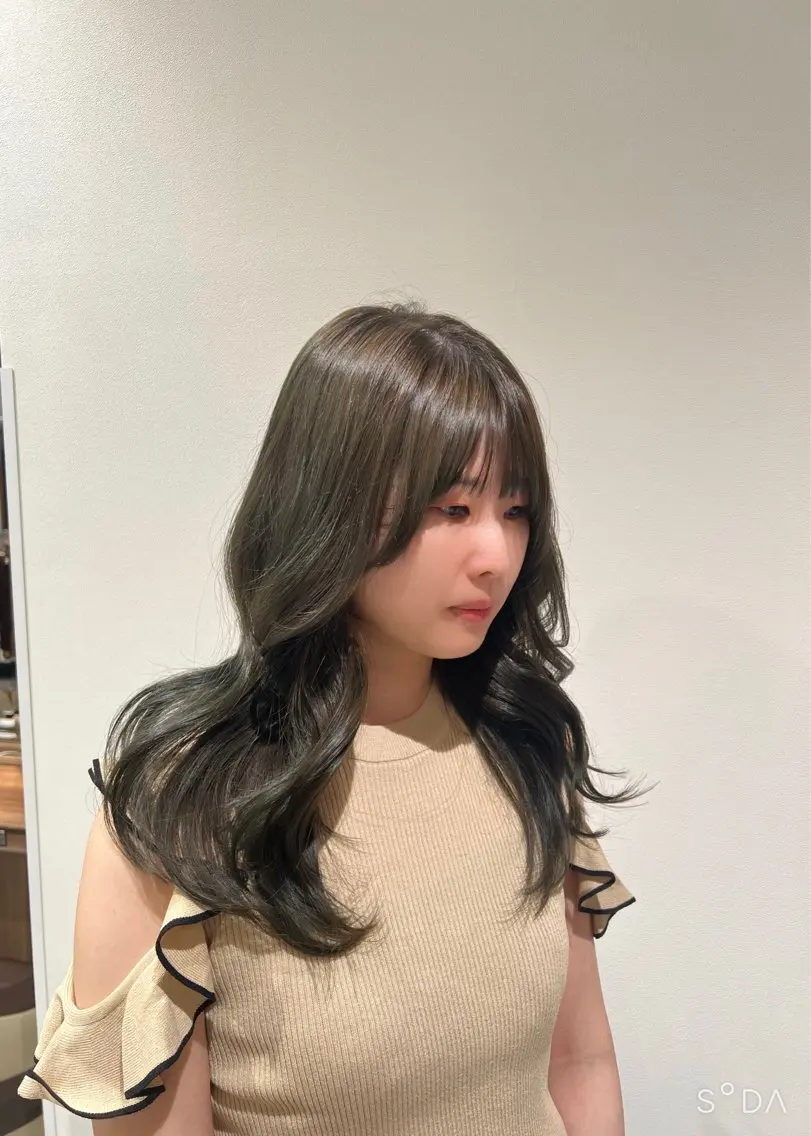 ロング カラー カット ヘアカラー トリートメント 💗渋谷/韓国/レイ ヤー顔周りSayaのヘアスタイル