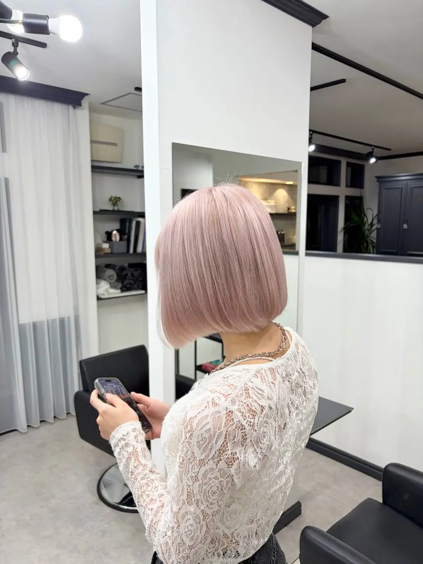 ショート カラー 長谷川 さくらのヘアスタイル