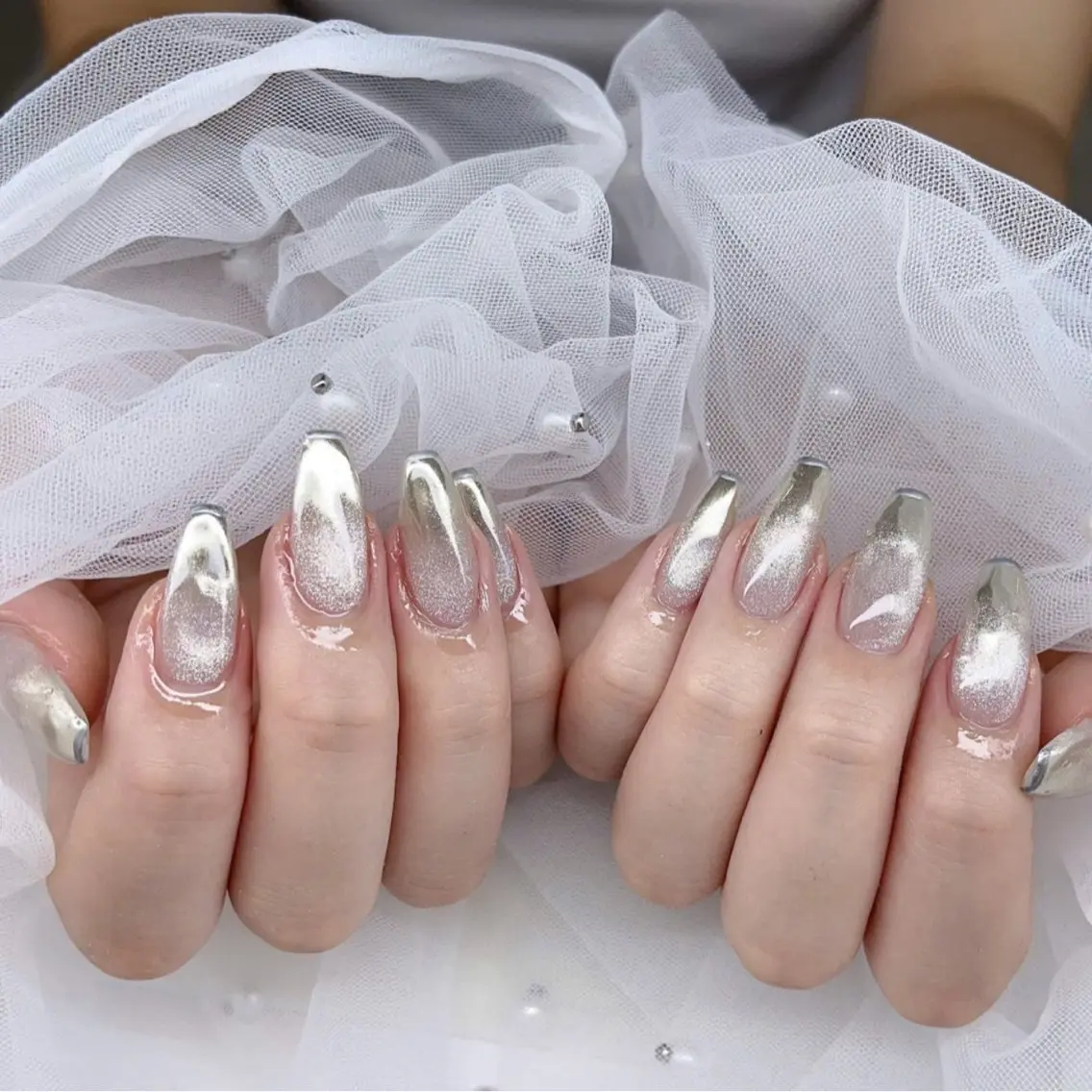 【ハンド】長さだしチップとマグネット🧲ミラー🪞フレンチ💅🎁の写真
