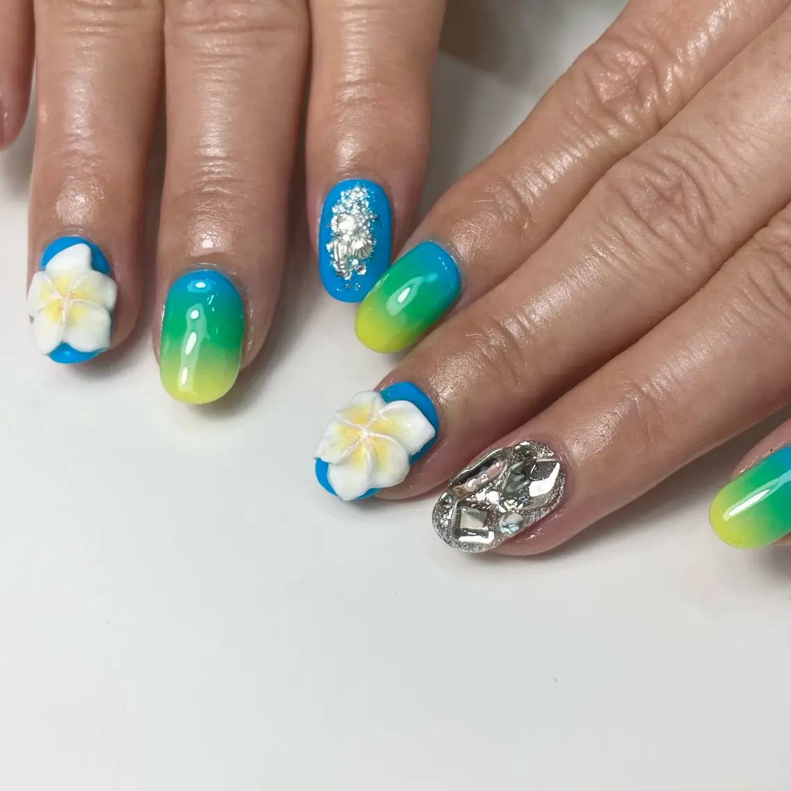 ネイル Legit nail salonのネイルデザイン