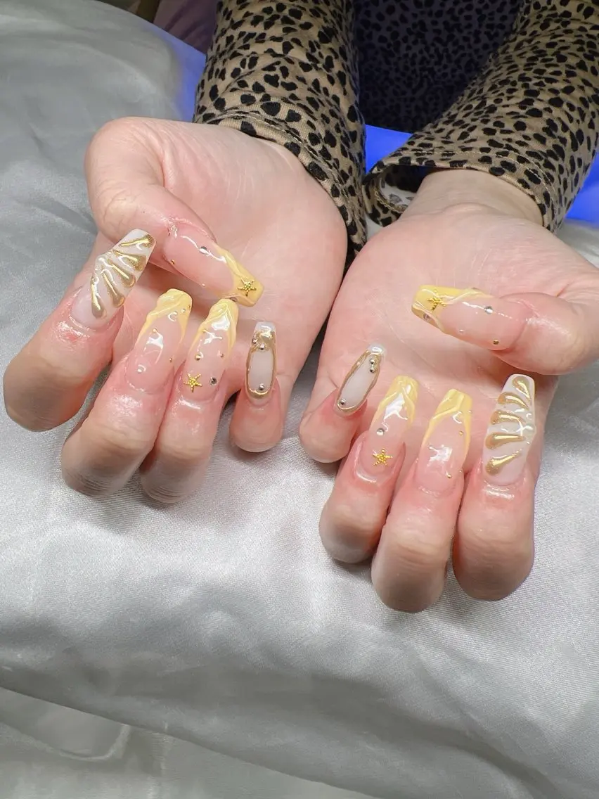 ネイル 長さ出し グラデーション 卒業式 キラキラネイル マグネットネイル Lee Nailsのネイルデザイン