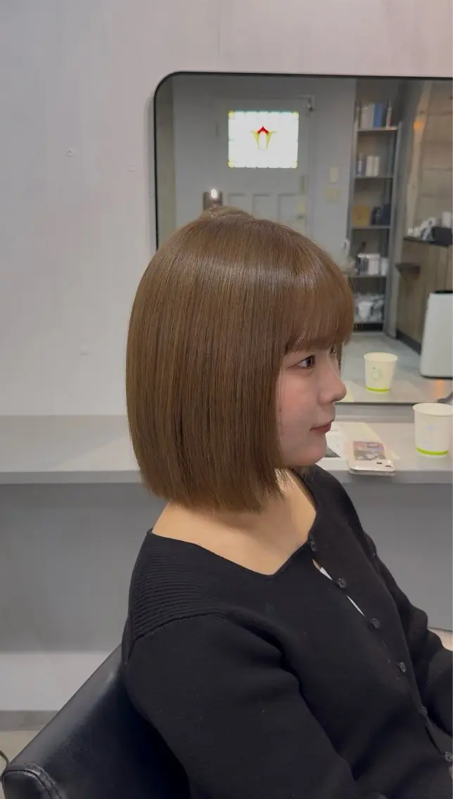 ミディアム カット ヘアカラー トリートメント lafit YURITOのヘアスタイル