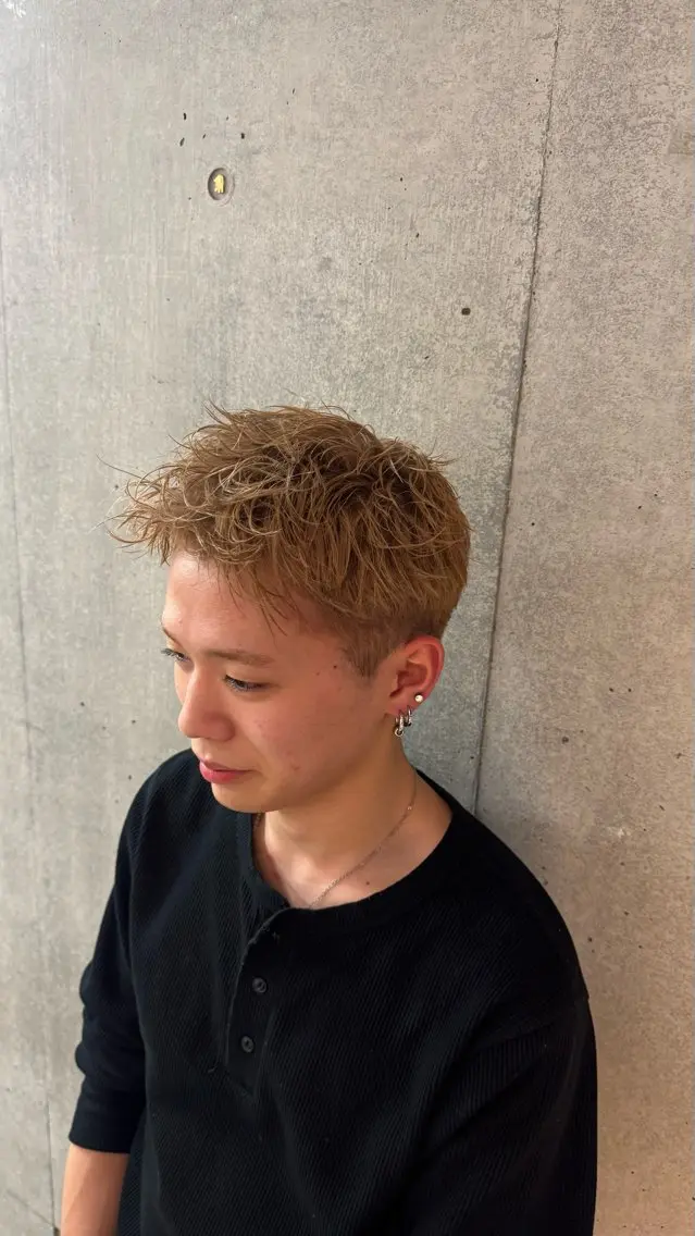 カラー ブリーチ 池上 龍のヘアスタイル