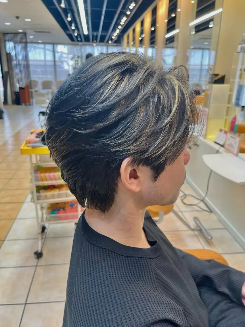 ショート カラー メンズ メンズハイライト ハイライトカラー ハイライト カット ヘアカラー メンズ特化/パーマ/ 髪質改善　高野奨馬のヘアスタイル