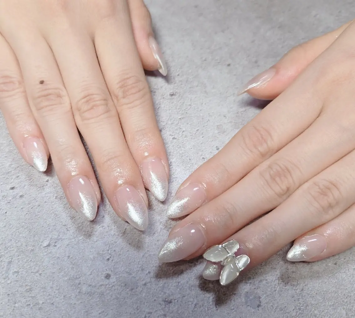 ネイル グラデーション 赤色 夏ネイル ワンホンネイル ハンドネイル flure de neige yukiのネイルデザイン