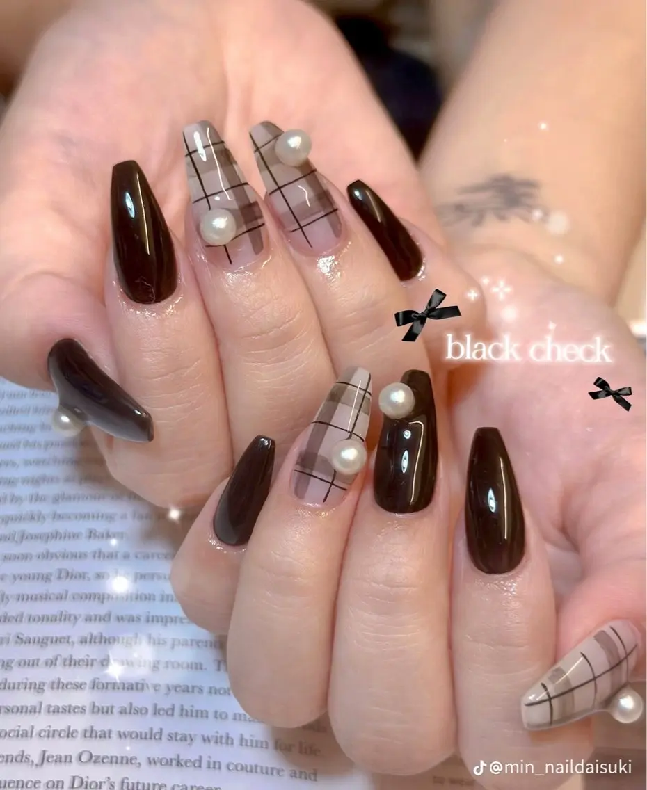 ネイル チークネイル フレンチネイル グラデーション 韓国ネイル マグネットネイル Hana Nailのネイルデザイン