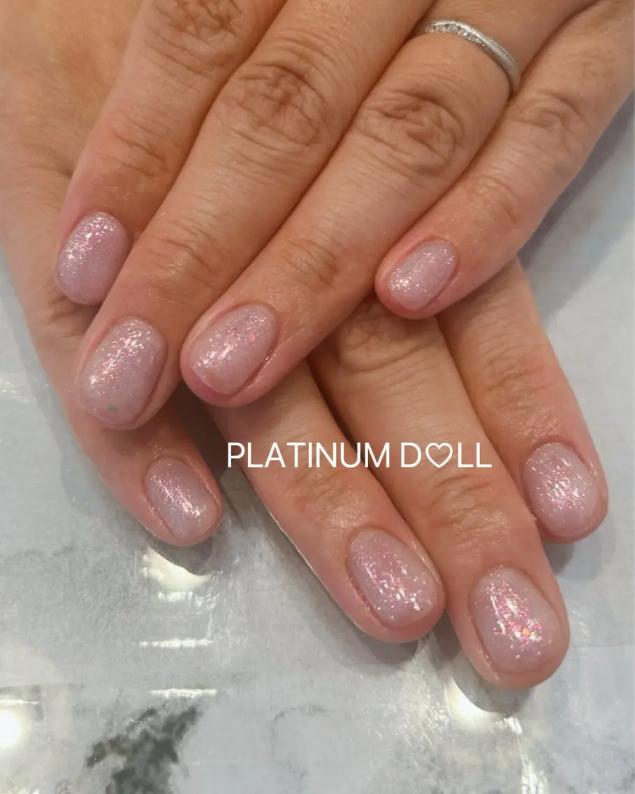 ネイル オーロラネイル グラデーション オフィスネイル ワンカラーネイル シンプルネイル ハンドネイル 🎀大人nail /NOISMはな🎀のネイルデザイン