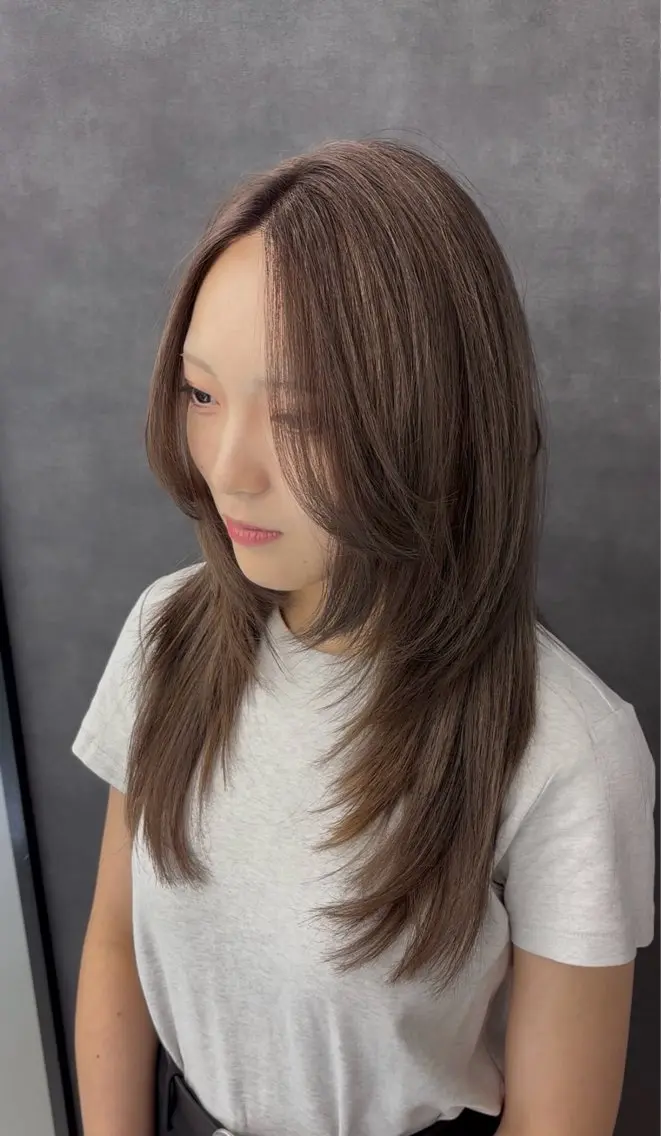 ロング カラー ブリーチ 透明感カラー グレージュ ヘアカラー ねね🦖 /ブリーチカラーのヘアスタイル