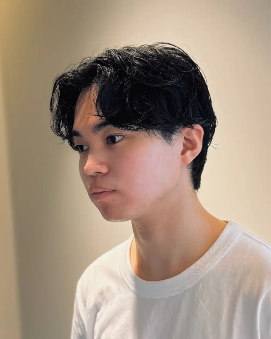 パーマ メンズ センターパート メンズパーマ ニュアンスパーマ カット ラフショート メンズパーマ 丸山のヘアスタイル