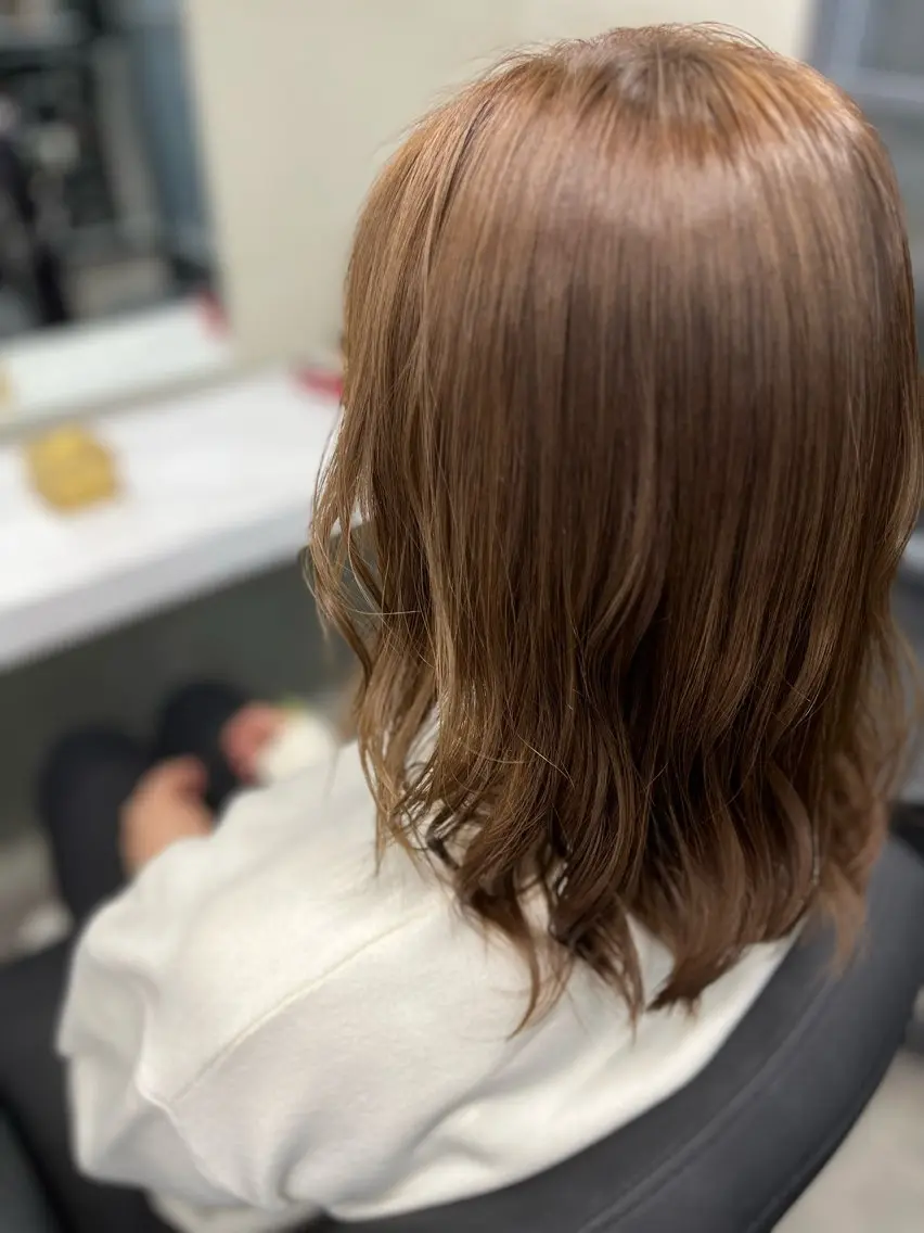 ミディアム カラー アディクシーカラー ベージュカラー 透明感カラー 花田 麟のヘアスタイル