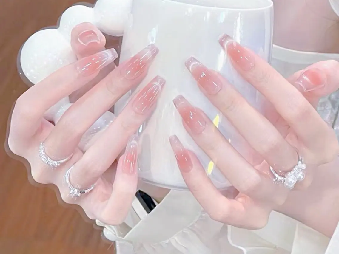 ネイル オーロラネイル チークネイル 長さ出し フットネイル フレンチネイル AND Nail 長さだし専門新宿店のネイルデザイン