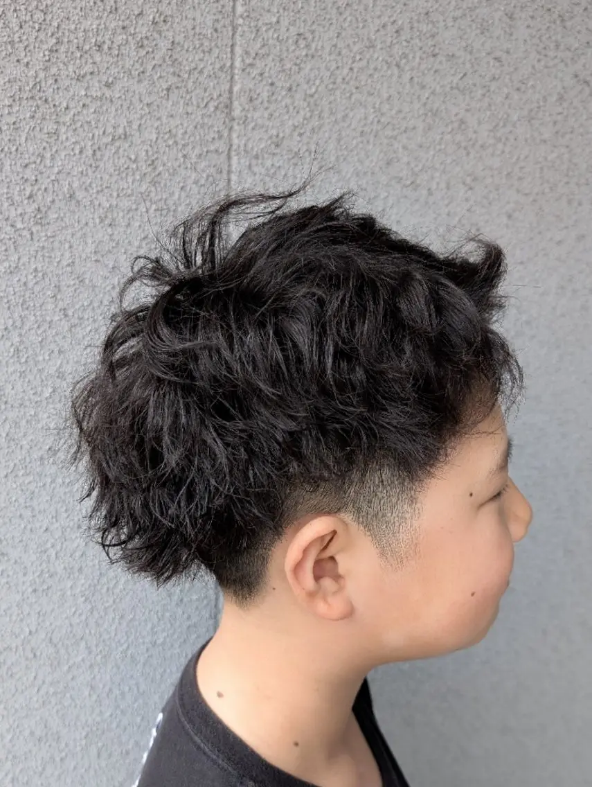 ショート メンズ メンズパーマ 学生（メンズ向け） 学生 ヘアカラー パーマ トリートメント 河野日南/メンズ全般 /ヘアケア/髪質改善のヘアスタイル