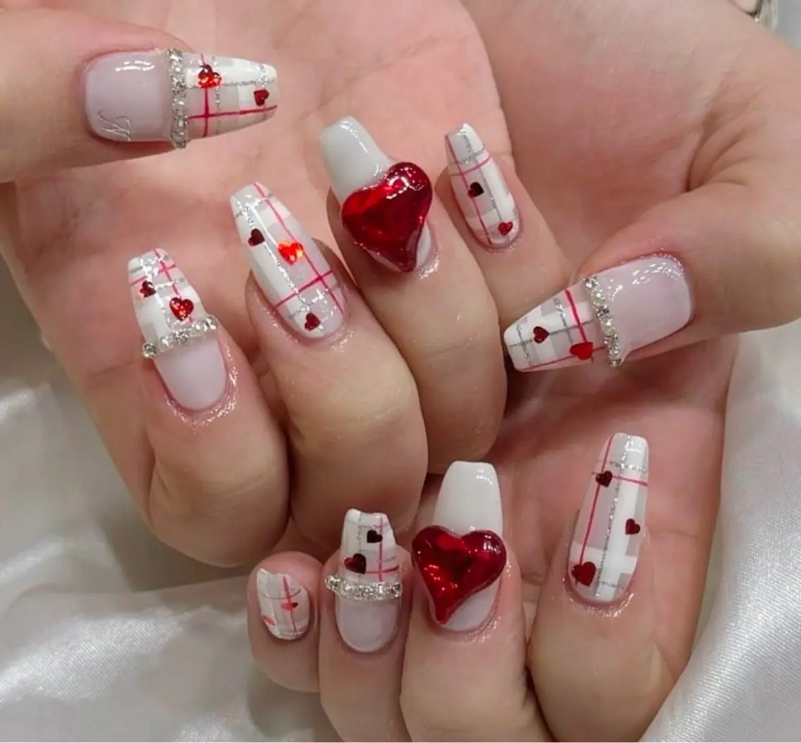 ネイル グラデーション キラキラネイル ワンカラーネイル 冬ネイル Jenn Nail Salonのネイルデザイン