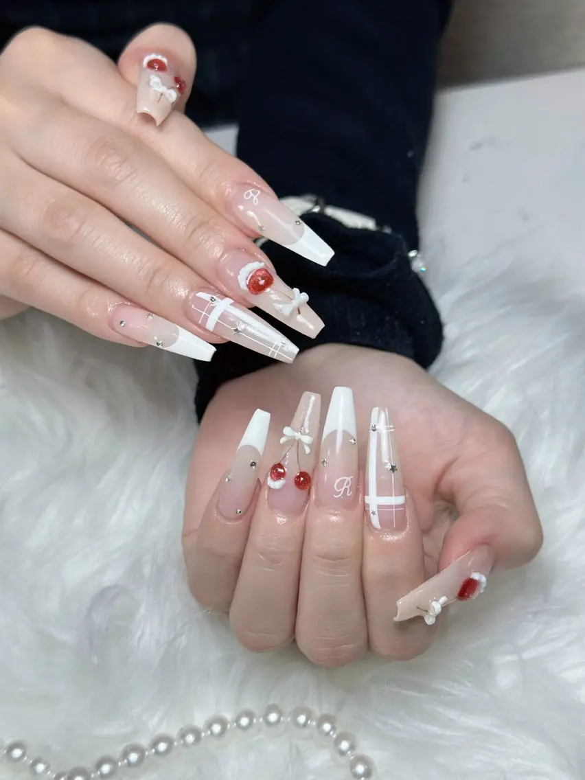 ネイル チークネイル ドット フレンチネイル グラデーション ハート ハンドネイル ハンドケア Eli Muse 新宿ネイルのネイルデザイン