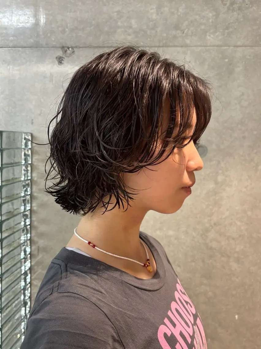 ショート パーマ ショートレイヤー レイヤーカット ショートヘア カット パーマ シンバヒナノ/パーマ レイヤー/髪質改善のヘアスタイル