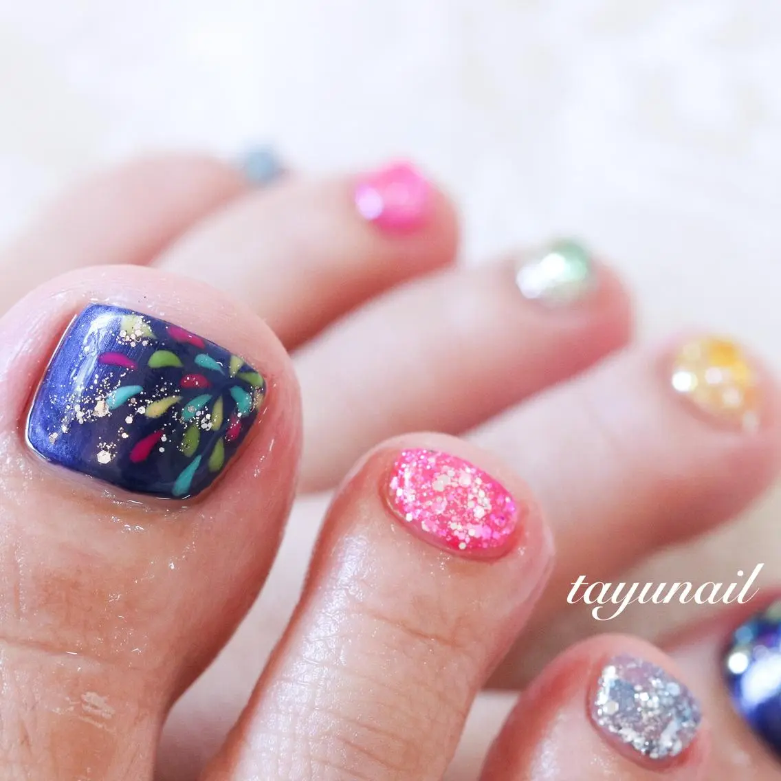 ネイル フットネイル ジェルネイル 氷ネイル・うるうるネイル パラジェル 夏ネイル フットネイル ネイルサロン 【たゆnail】のネイルデザイン