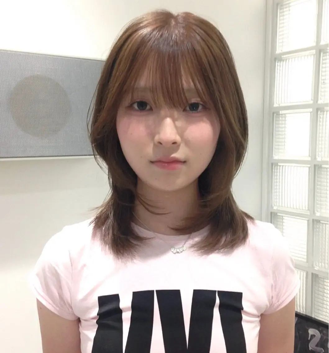 ミディアム カラー ベージュカラー ブリーチ レイヤーカット ヘアカラー トリートメント kosoraレイヤー ハイトーン/デザインのヘアスタイル