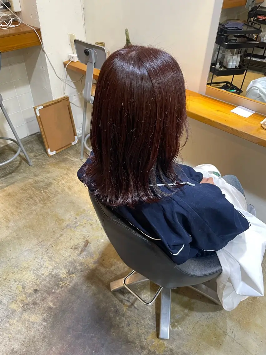 ミディアム カラー ボルドーカラー ブラウンカラー MIOベージュカラー 柔らかいカラーのヘアスタイル