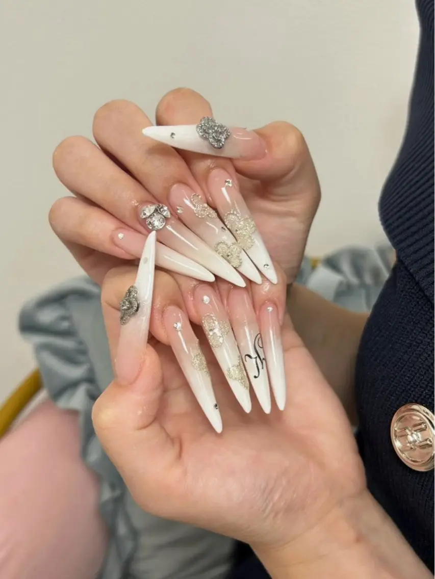 ネイル 長さ出し フレンチネイル グラデーション 韓国ネイル ロングネイル ハンドネイル Josie nail salonのネイルデザイン