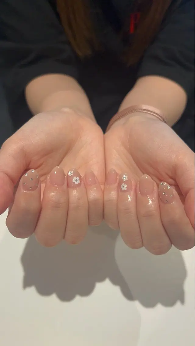ネイル ドット ストーンネイル ハンドネイル plume. noaのネイルデザイン