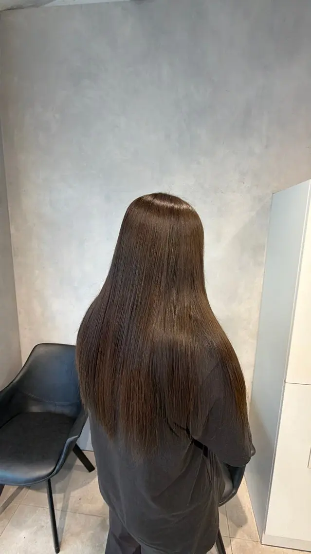 カラー ベージュカラー 透明感カラー オリーブベージュ ヘアカラー トリートメント 井野 彩加のヘアスタイル