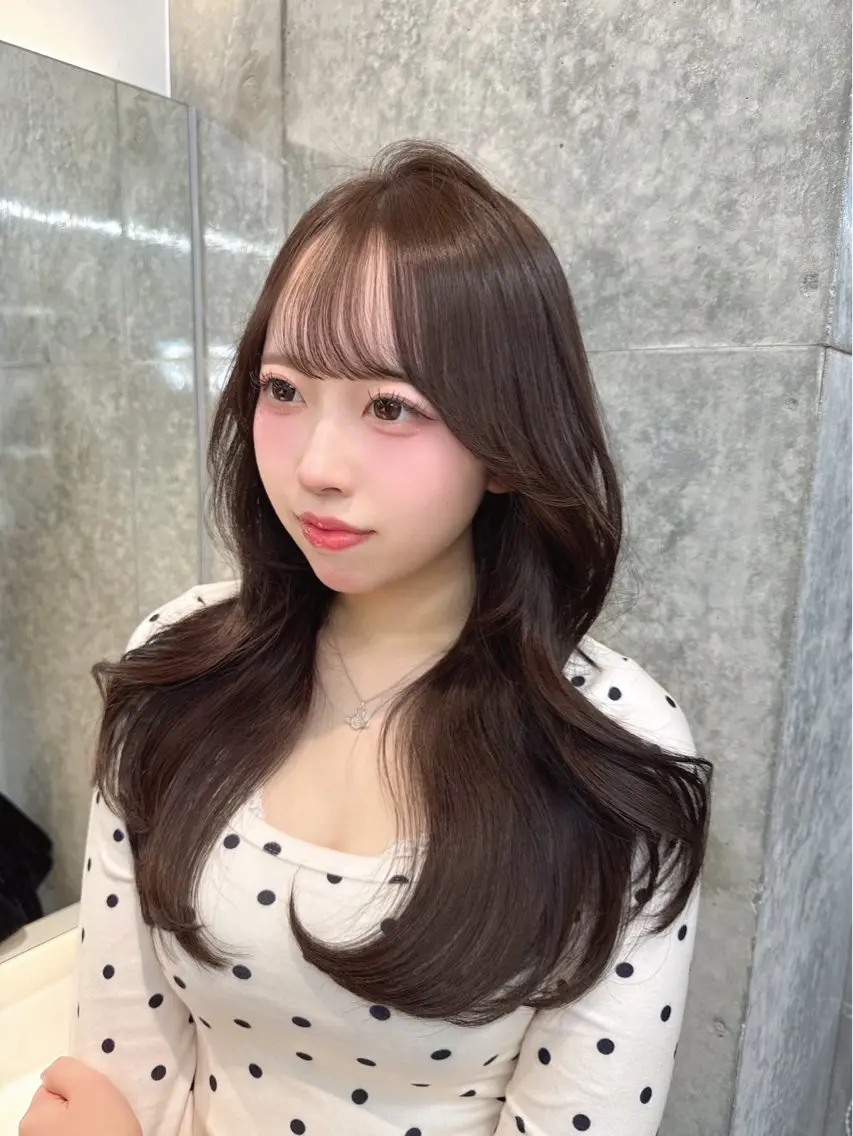 ロング カラー カット ヘアカラー トリートメント shion 透明感カラーのヘアスタイル