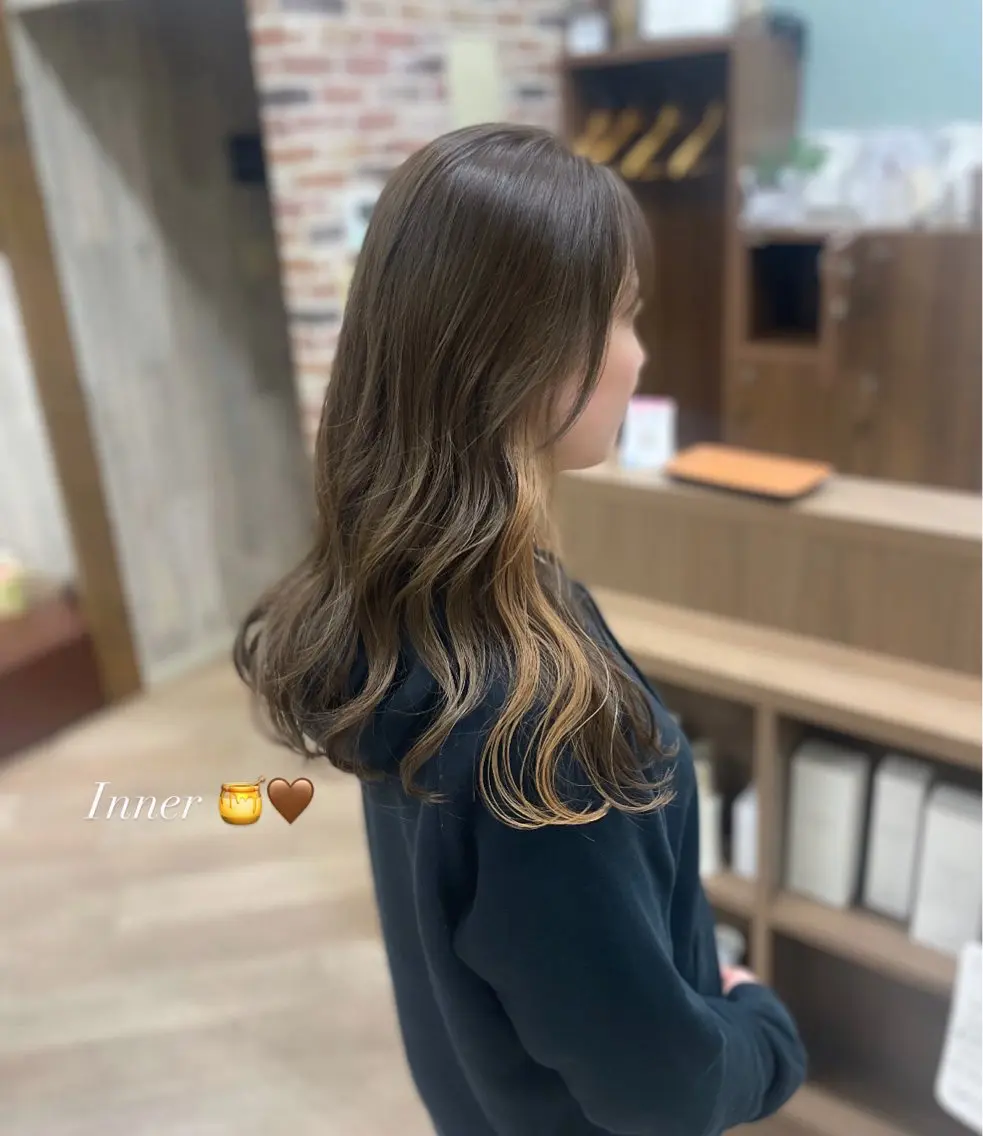 ロング カラー インナーカラー シミズ カエデ🍁のヘアスタイル
