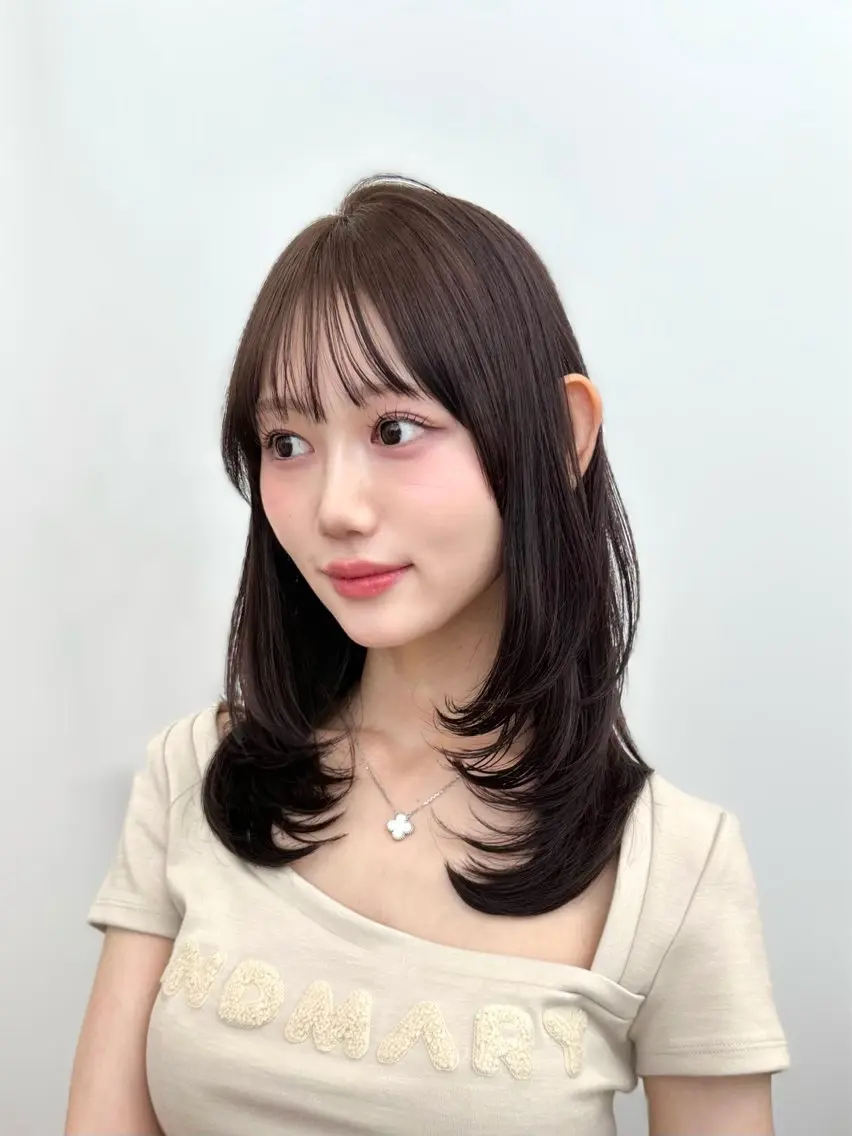 ミディアム カラー ミディアムレイヤー 透明感カラー グレージュ レイヤーカット 盛れる顔周り /透明感/かりん🎀のヘアスタイル