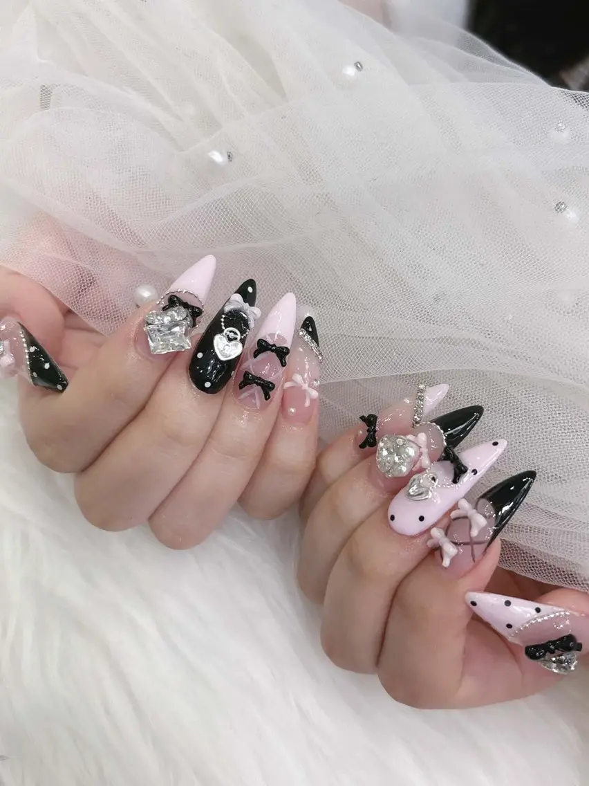 ネイル 持ち込み ハンドネイル フットネイル HANA 川越東口ネイルサロンのネイルデザイン