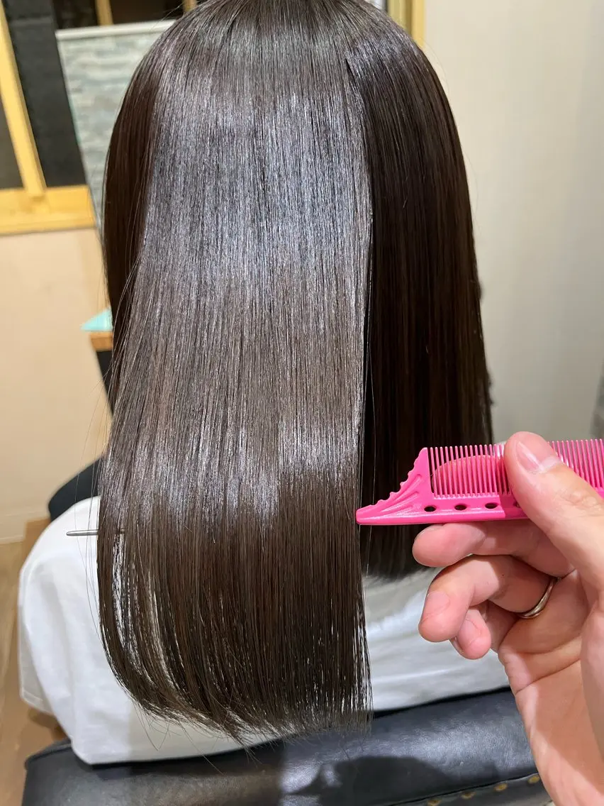 ミディアム カラー ケアカラー 透明感カラー トリートメント ワタイショウタ 髪質改善✨眉毛サロンのヘアスタイル