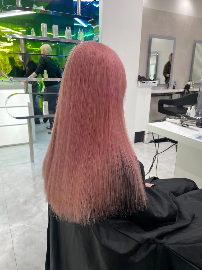 ロング 暖色系ハイトーン♡ mioriのヘアスタイル