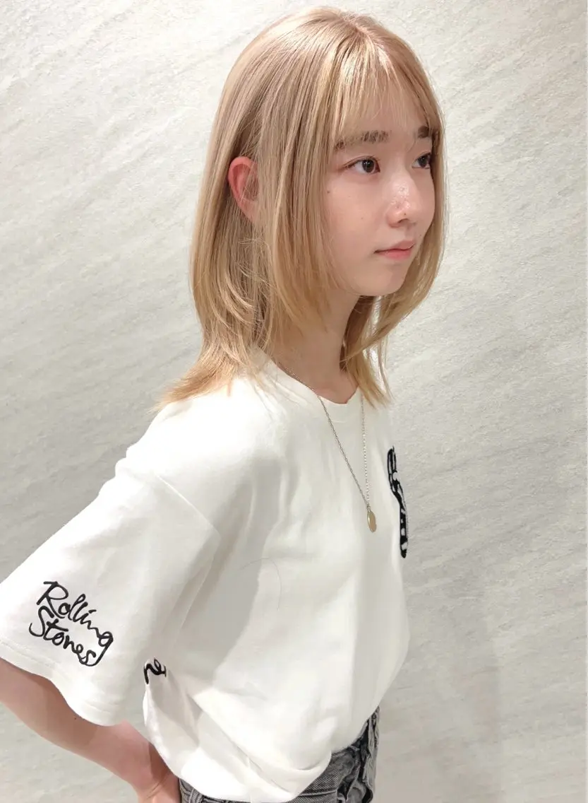 ミディアム カラー ハイトーンカラー ハッシュカット カット ヘアカラー 安藤 明日翔のヘアスタイル