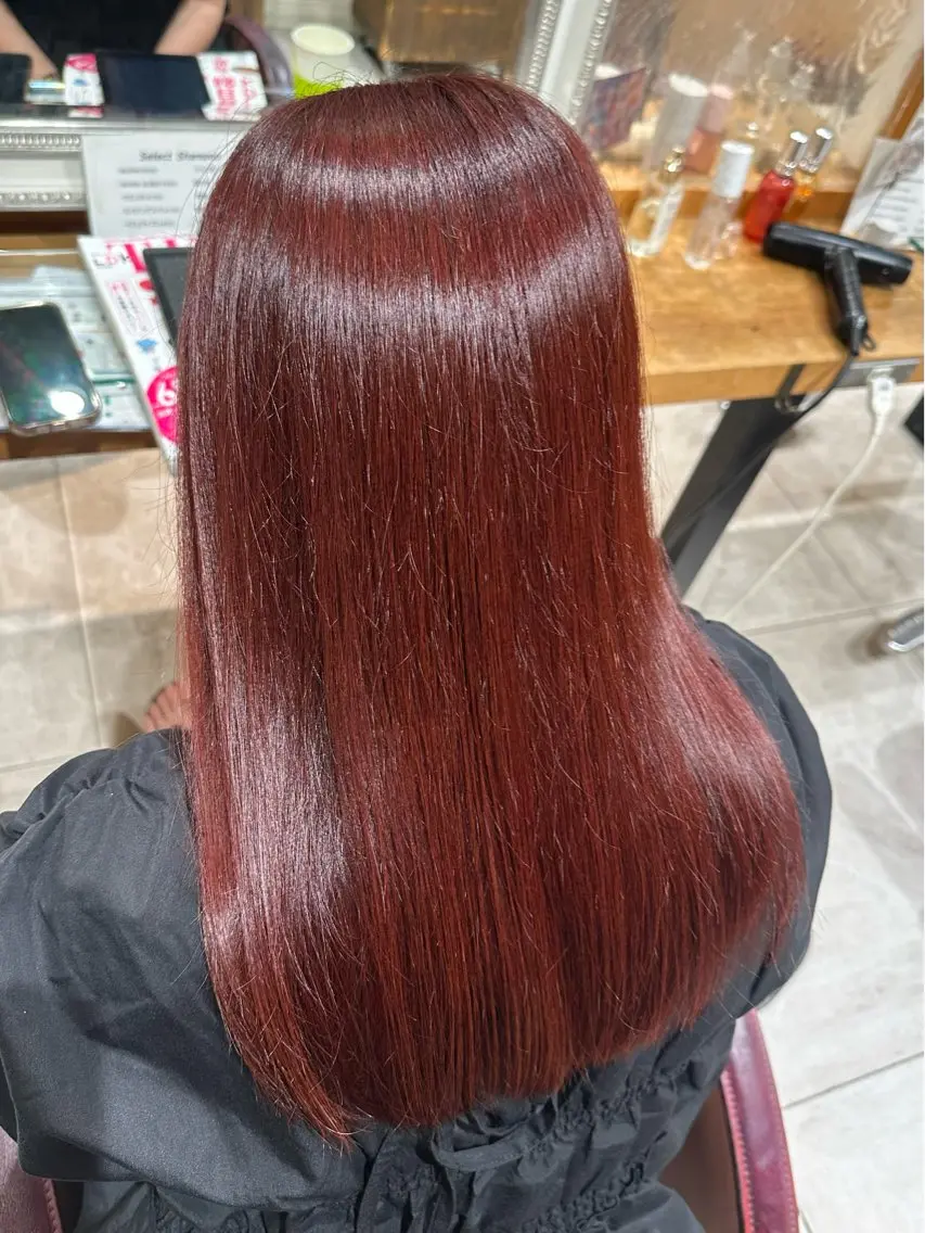 カラー カシス レッドカラー ヘアカラー 市沢 光花のヘアスタイル