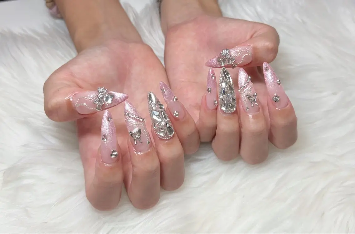 ネイル オーロラネイル チークネイル フットネイル フレンチネイル ジェルネイル ハンドネイル Havi Nailsのネイルデザイン