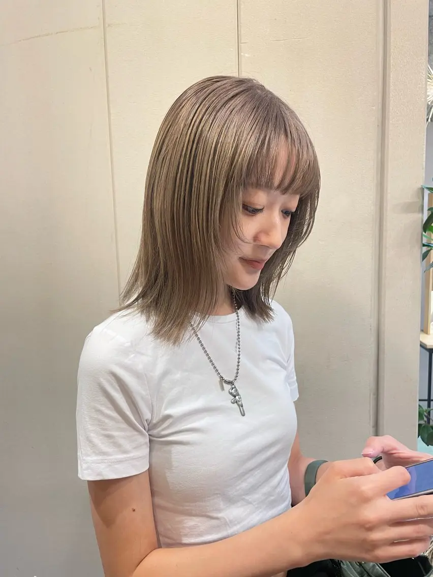 ミディアム カラー ハイトーンカラー カット ヘアカラー トリートメント 狩野 羅夢のヘアスタイル