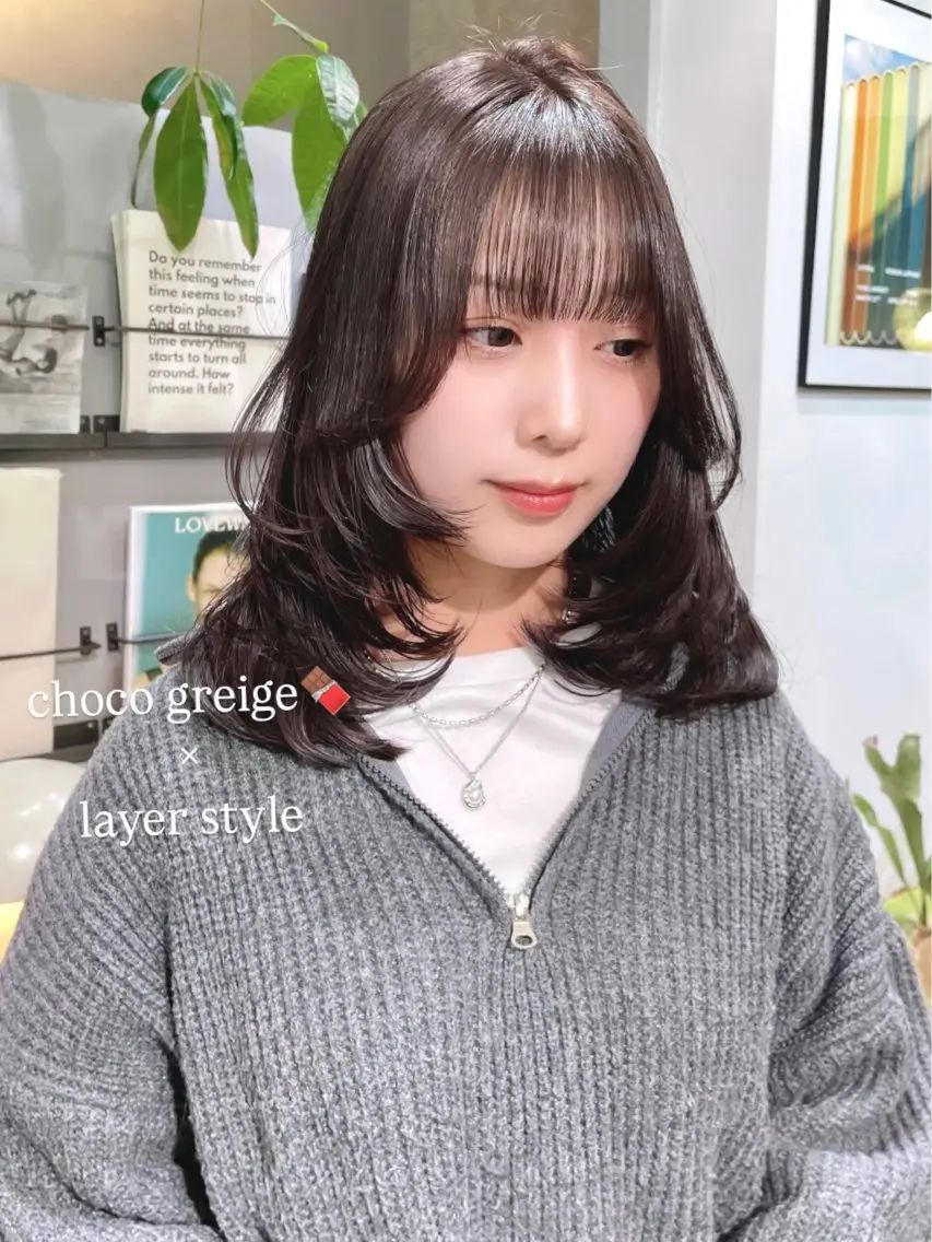 ミディアム カラー グレージュ レイヤーカット カット トリートメント カノン/透明感カラー /酸性ストレートのヘアスタイル