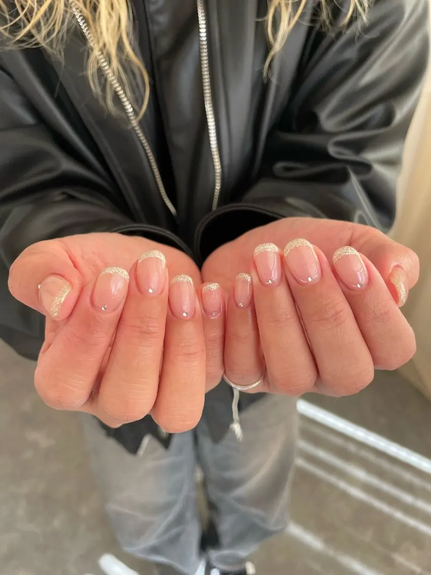 ネイル キラキラネイル ストーンネイル ハンドネイル roof nailのネイルデザイン