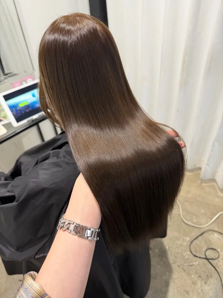 ロング カラー ベージュカラー ブリーチ ダブルカラー ブリーチなしカラー オリーブベージュ ヘアカラー ヨシオカ マオのヘアスタイル