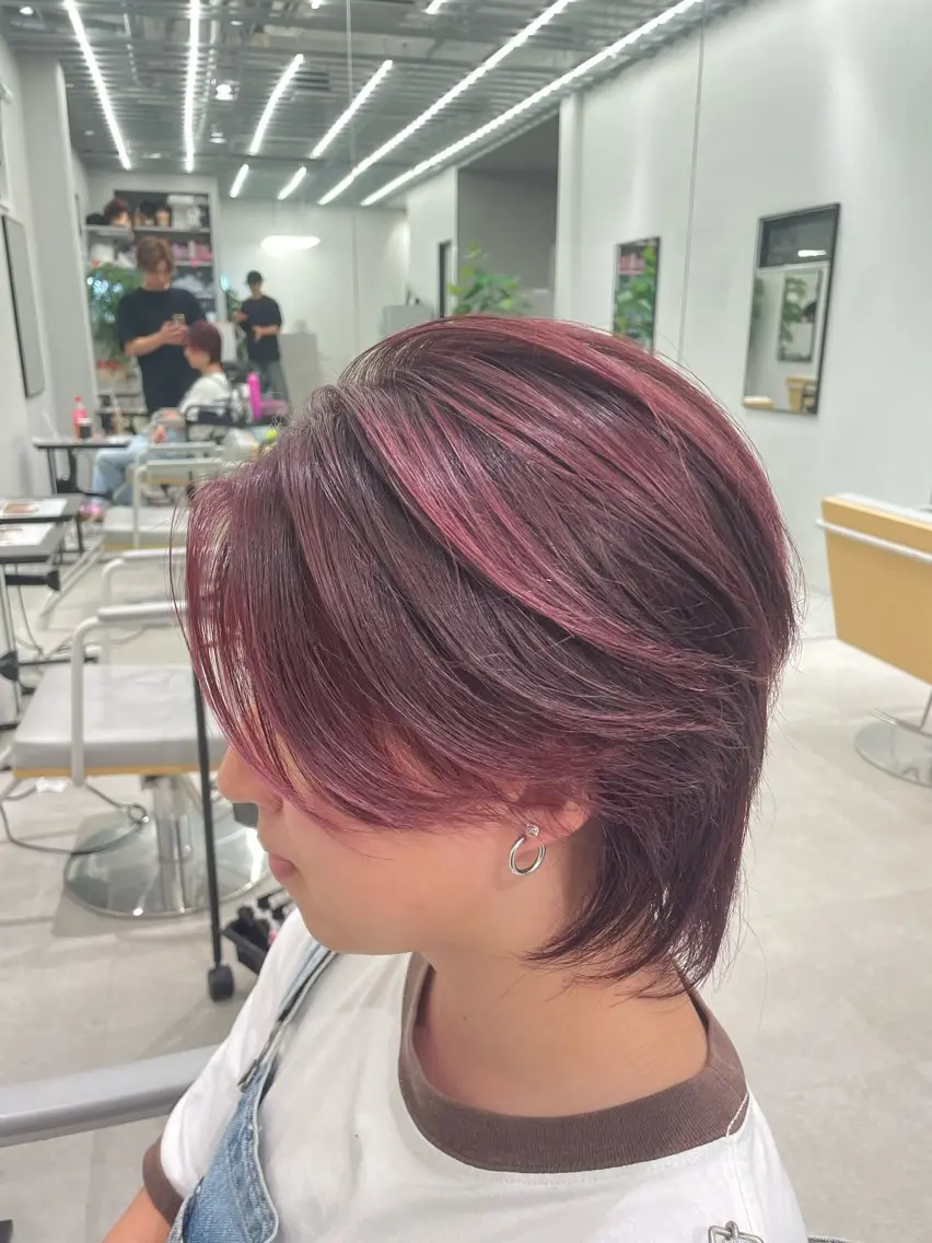 カラー メンズ 丸岡 成穂のヘアスタイル